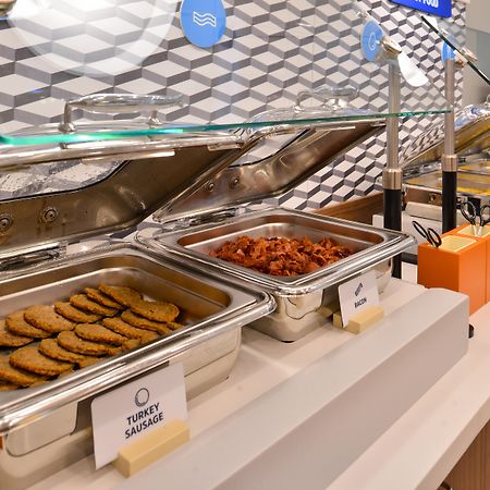 Holiday Inn Express & Suites Vaughan-Southwest By Ihg Екстериор снимка