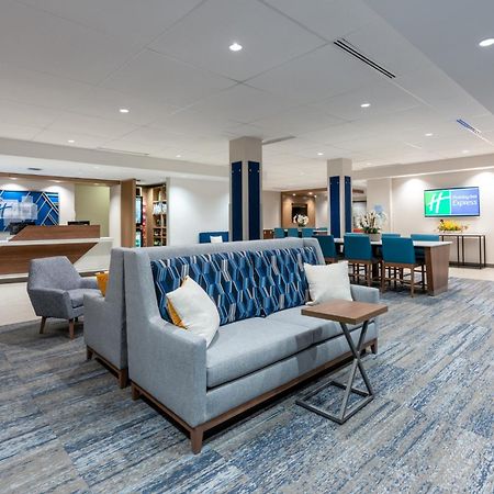 Holiday Inn Express & Suites Vaughan-Southwest By Ihg Екстериор снимка