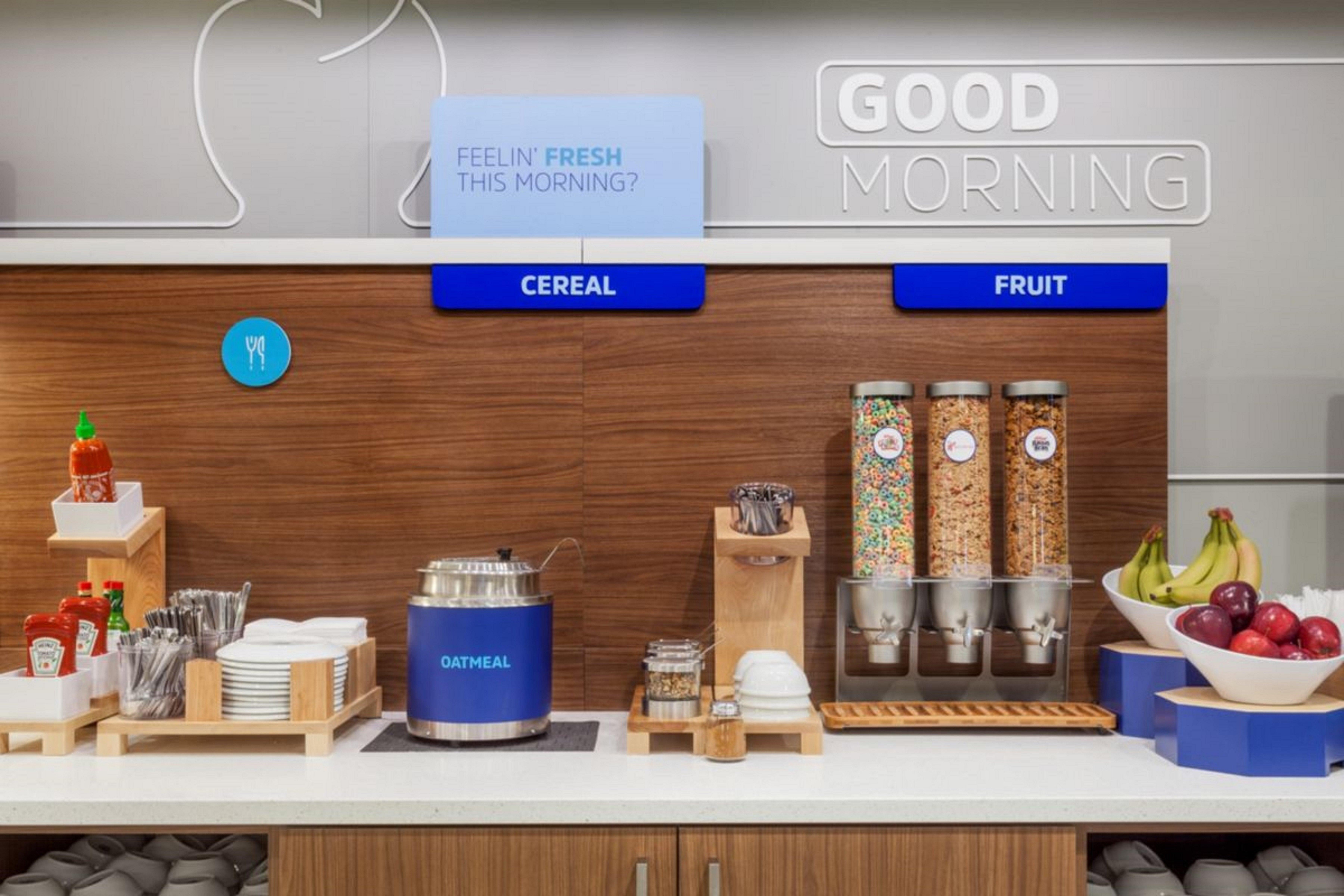 Holiday Inn Express & Suites Vaughan-Southwest By Ihg Екстериор снимка