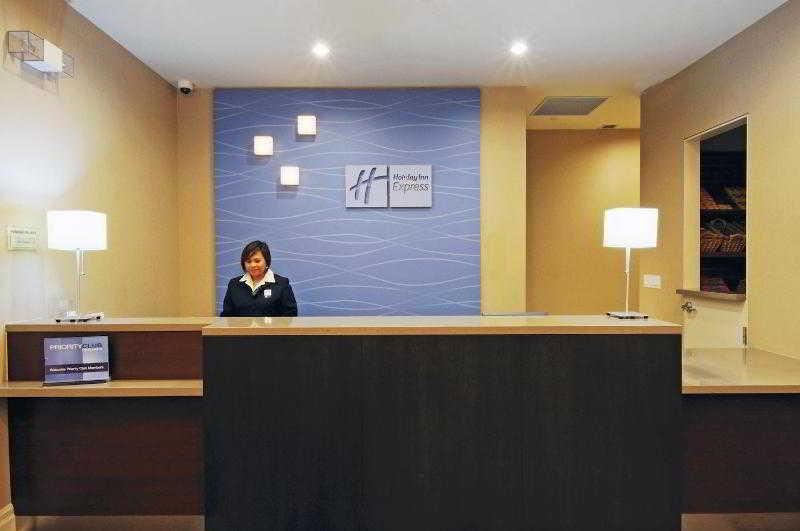 Holiday Inn Express & Suites Vaughan-Southwest By Ihg Екстериор снимка