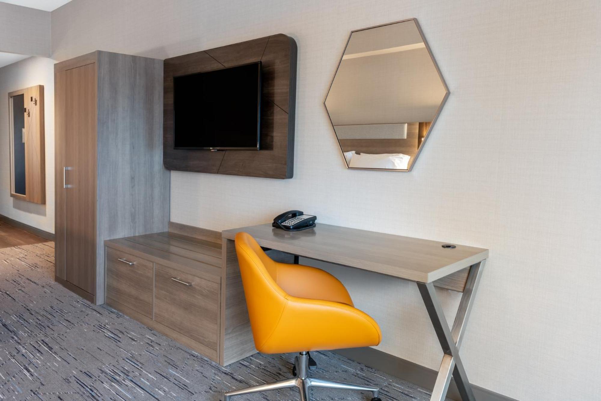Holiday Inn Express & Suites Vaughan-Southwest By Ihg Екстериор снимка