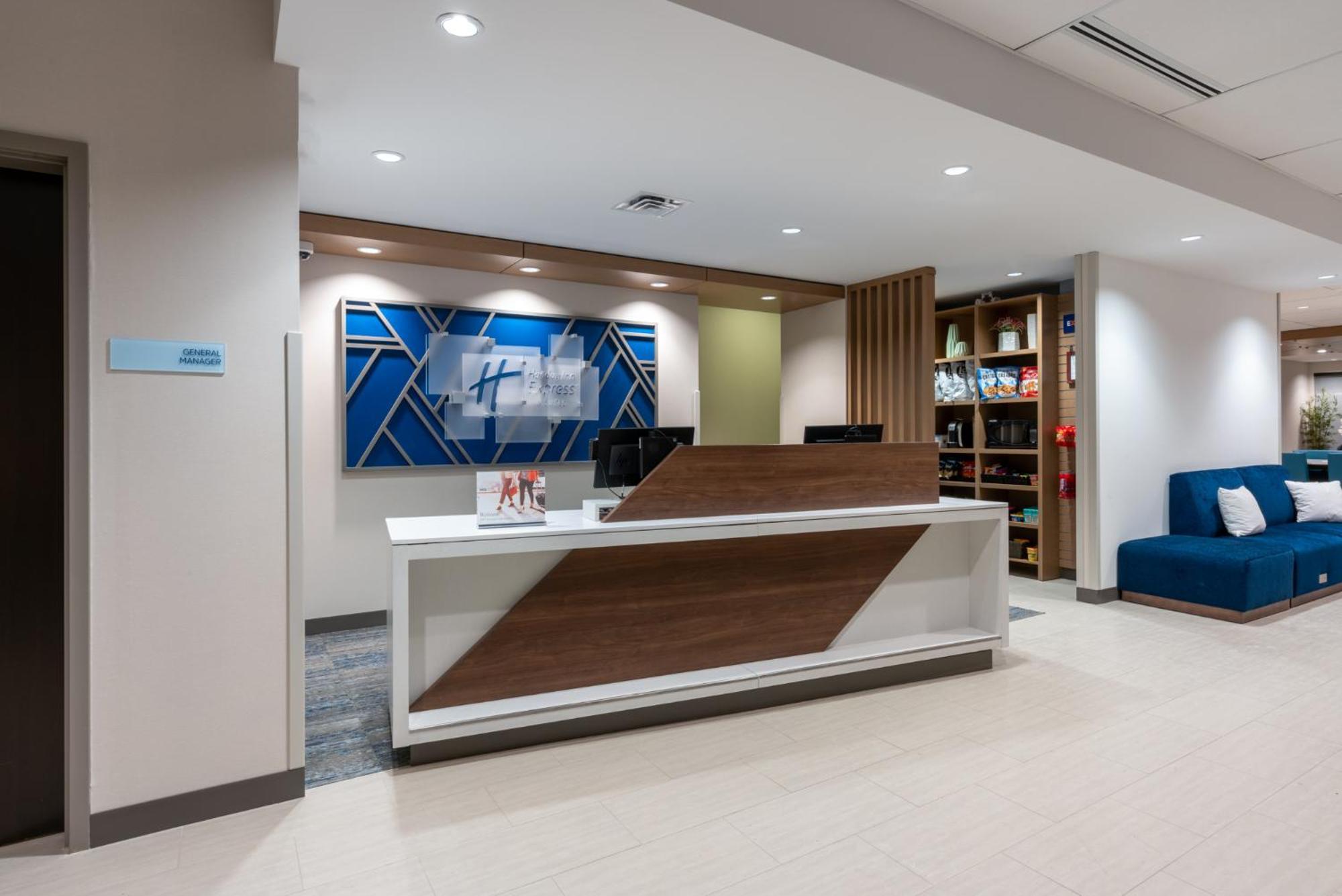 Holiday Inn Express & Suites Vaughan-Southwest By Ihg Екстериор снимка