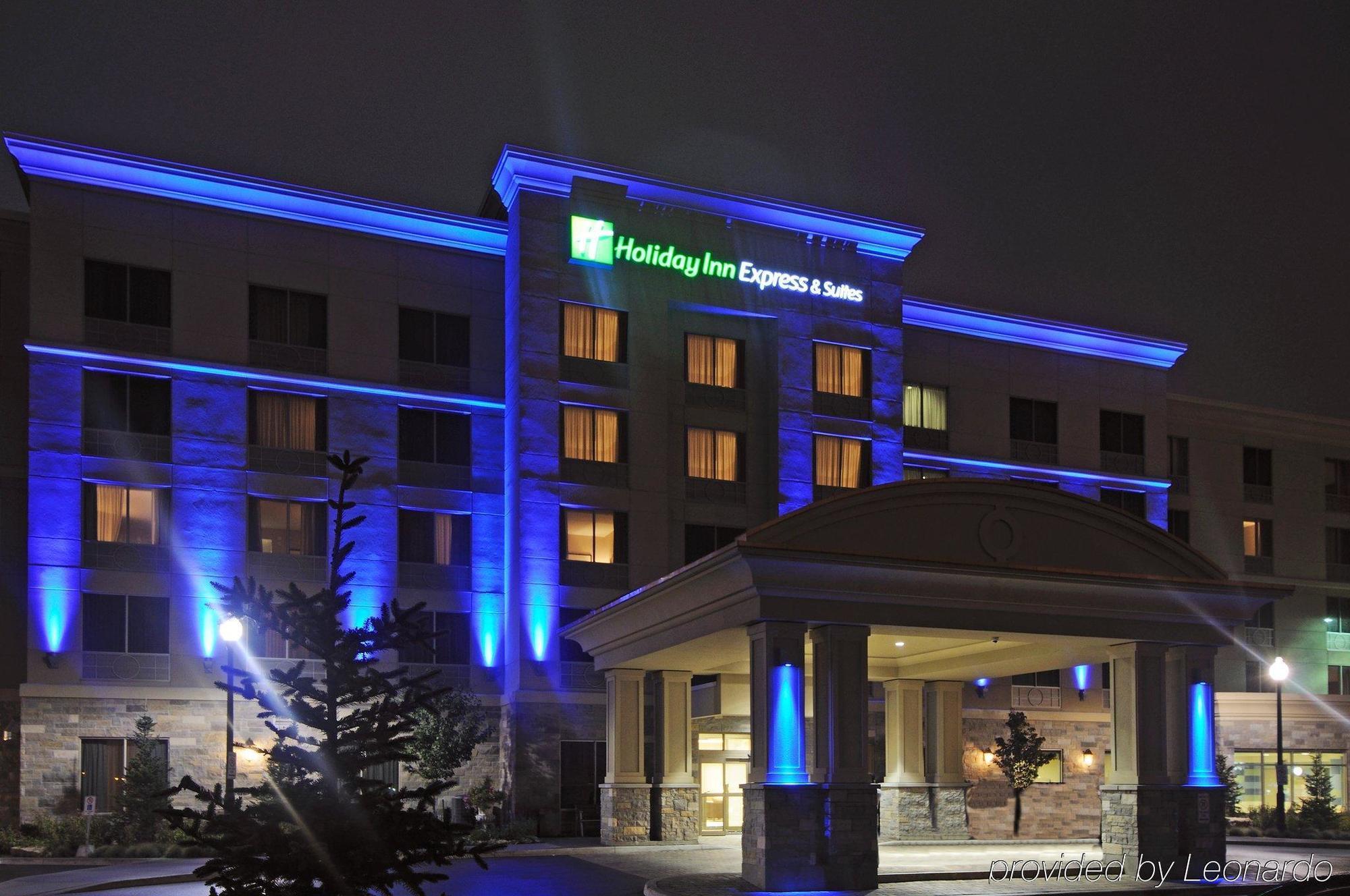 Holiday Inn Express & Suites Vaughan-Southwest By Ihg Екстериор снимка
