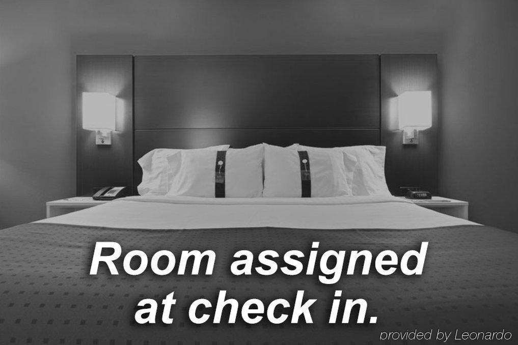 Holiday Inn Express & Suites Vaughan-Southwest By Ihg Екстериор снимка