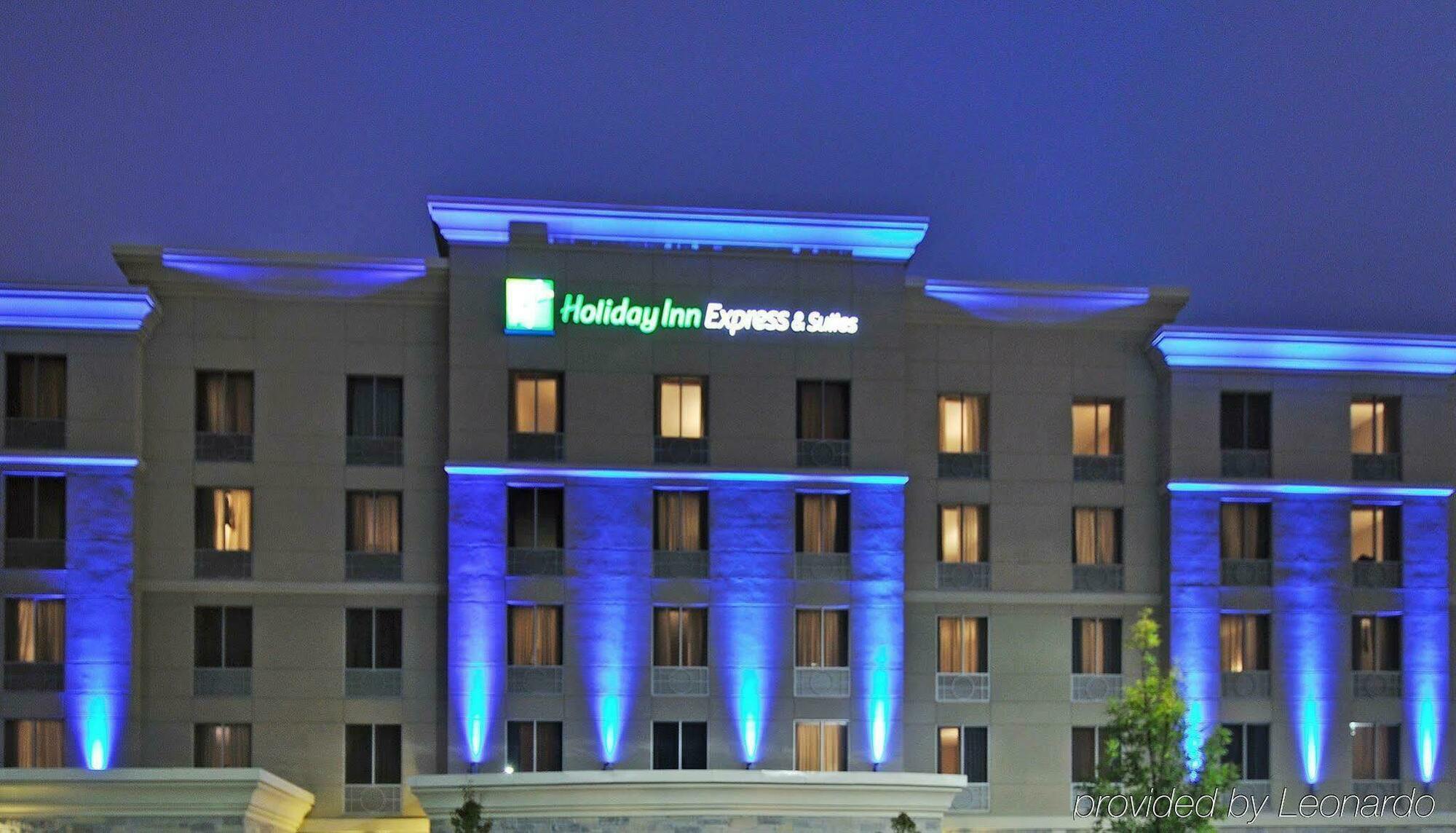 Holiday Inn Express & Suites Vaughan-Southwest By Ihg Екстериор снимка
